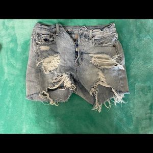 American Eagle 90s Boyfriend Shorts